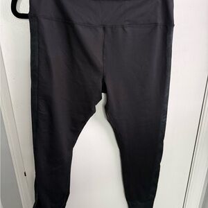 Vuori Charcoal Camo Leggings